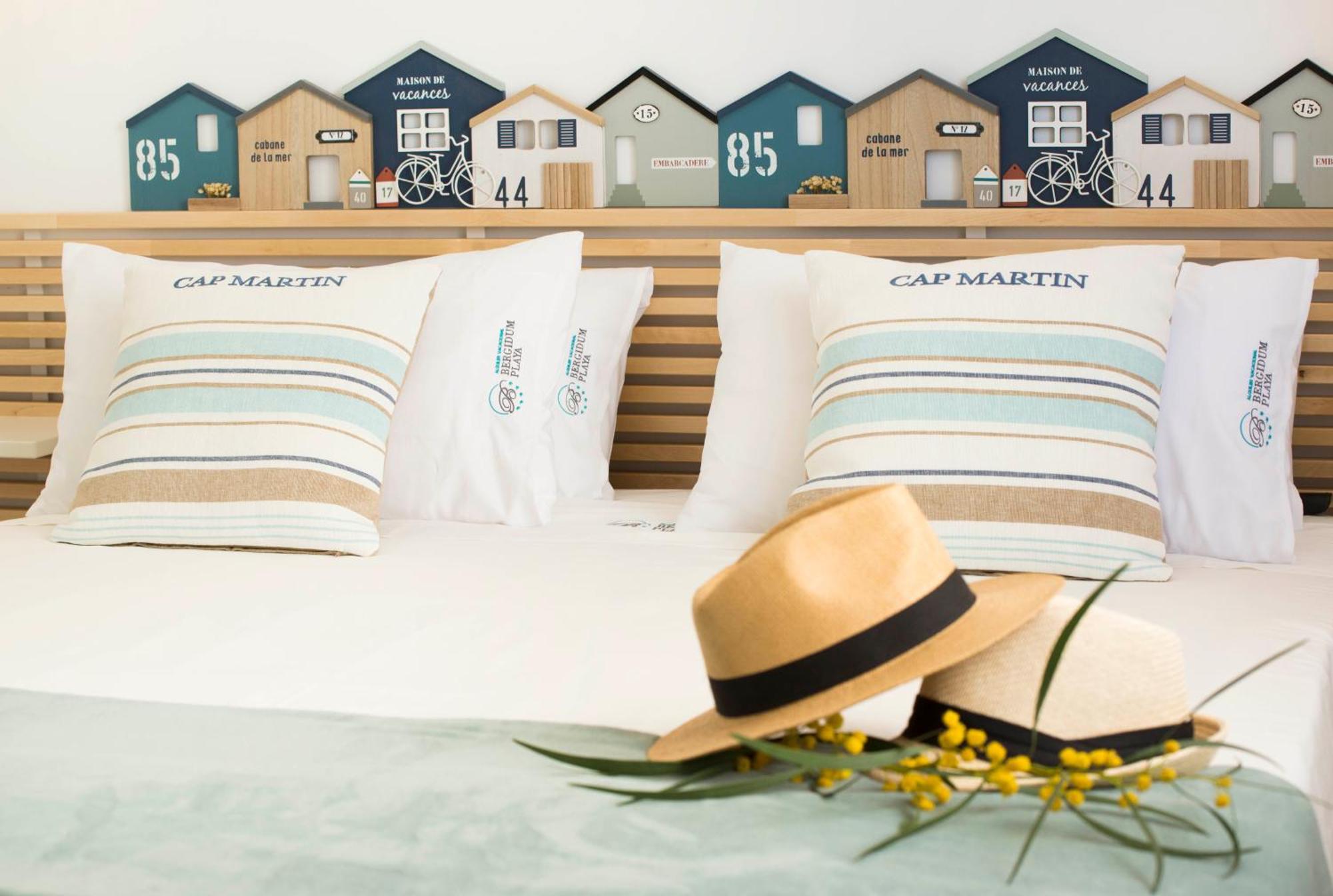 Bergidum Playa Apartment กัลเป ภายนอก รูปภาพ